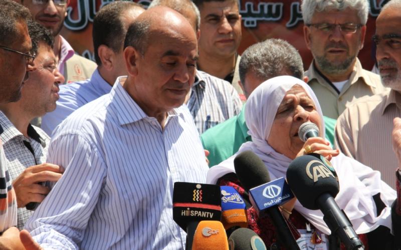 صور:وقفة تضامنية بغزة مع الأسرى المضربين