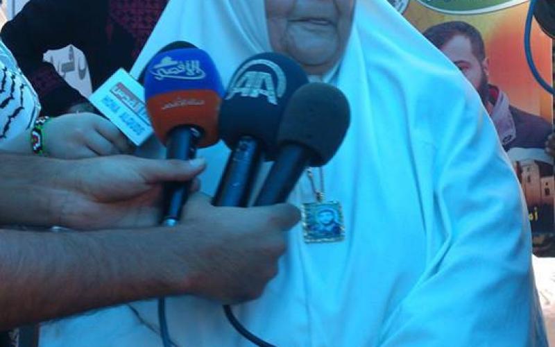 صور: الحركة النسائية تنظم وقفة تضامنية مع الأسرى