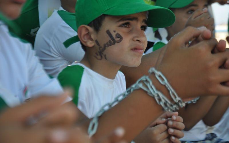 صور: فعالية تضامنية مع الأسرى على بحر رفح