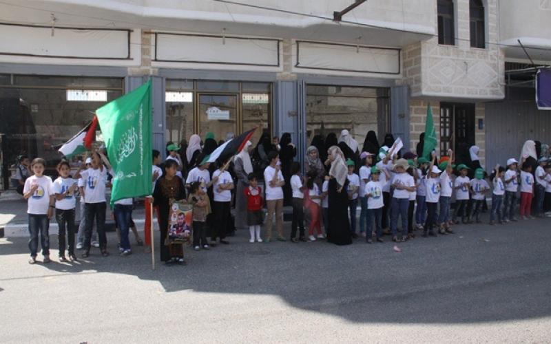 بالصور: ذوو الأسرى واشتياق للحظة الفرج