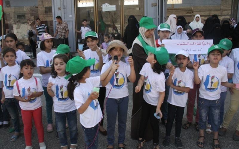 بالصور: ذوو الأسرى واشتياق للحظة الفرج