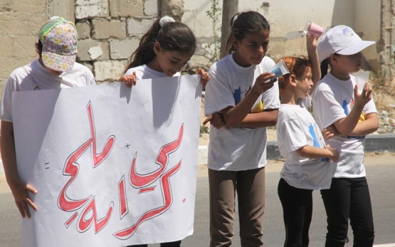 بالصور: ذوو الأسرى واشتياق للحظة الفرج