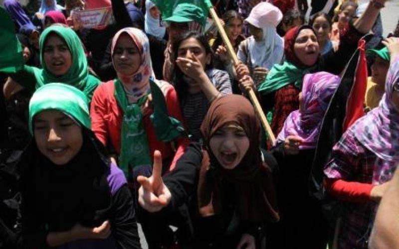 صور: مسيرة نسائية تضامنية مع الأسرى بغزة