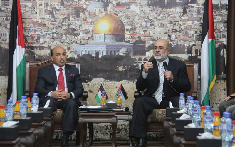 صور: الحساينة يتسلم مجلس الوزراء في غزة