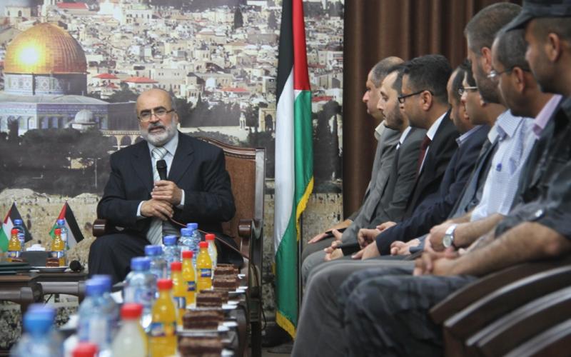 صور: الحساينة يتسلم مجلس الوزراء في غزة
