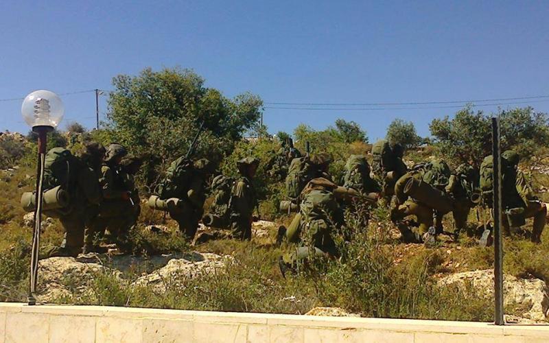 صور: جانب من حملات الدهم التي ينفذها المحتل