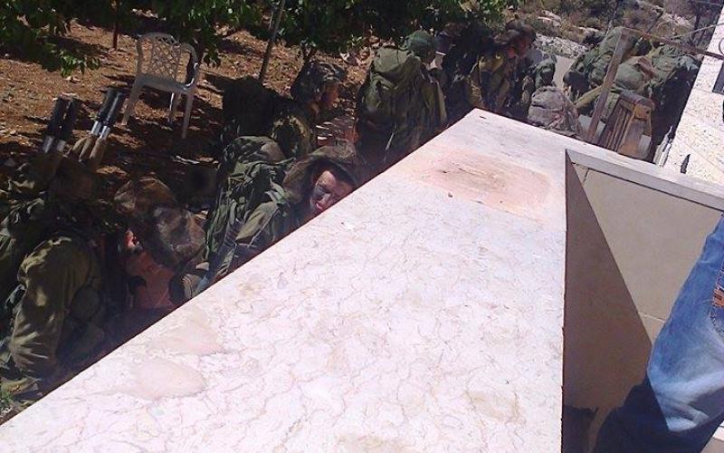 صور: جانب من حملات الدهم التي ينفذها المحتل