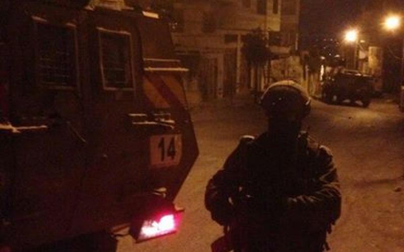 صور: إغلاق مداخل الخليل ومواصلة البحث