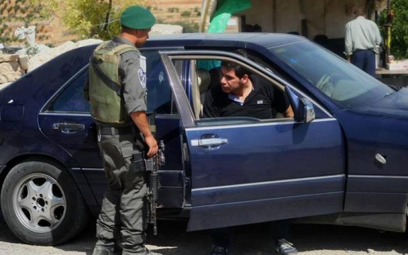 صور: جانب من استمرار عمليات التفتيش بالخليل