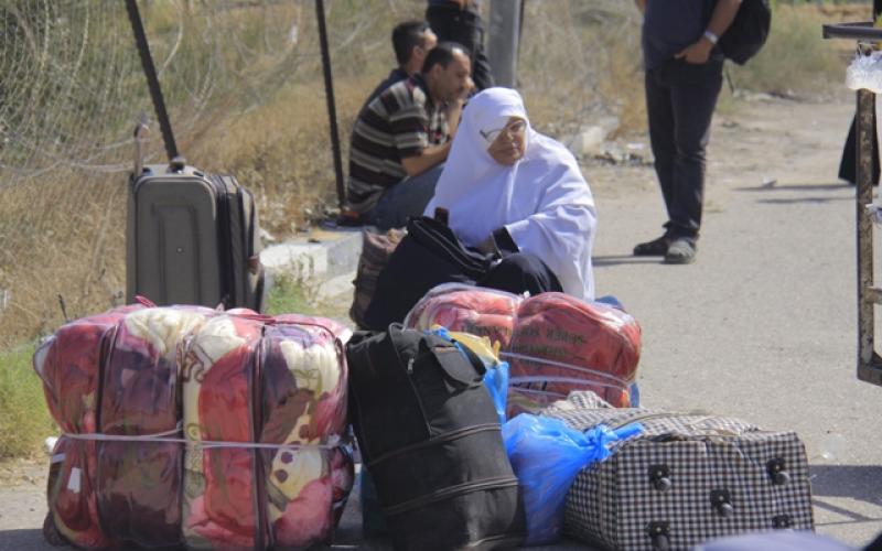 صور: معاناة مرضى غزة على معبر رفح