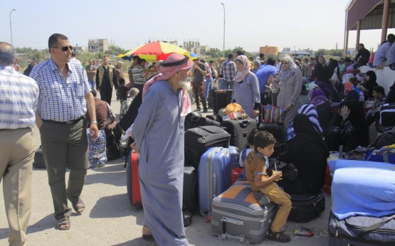 صور: معاناة مرضى غزة على معبر رفح