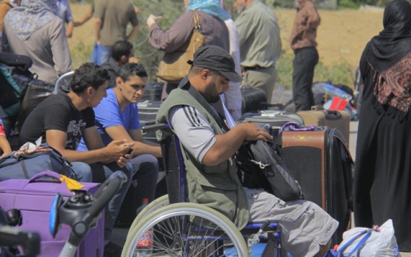 صور: معاناة مرضى غزة على معبر رفح
