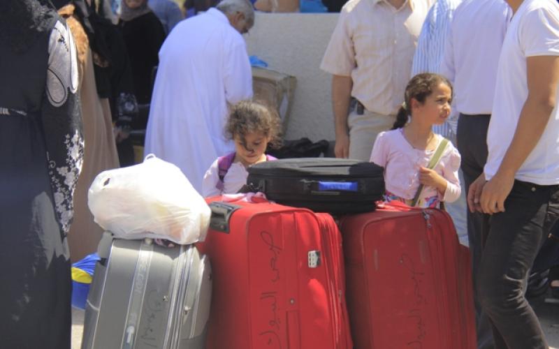 صور: معاناة مرضى غزة على معبر رفح