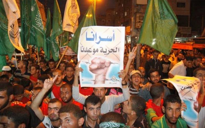 بالصور: مسيرة حاشدة نصرة للأسرى والمقاومة في رفح