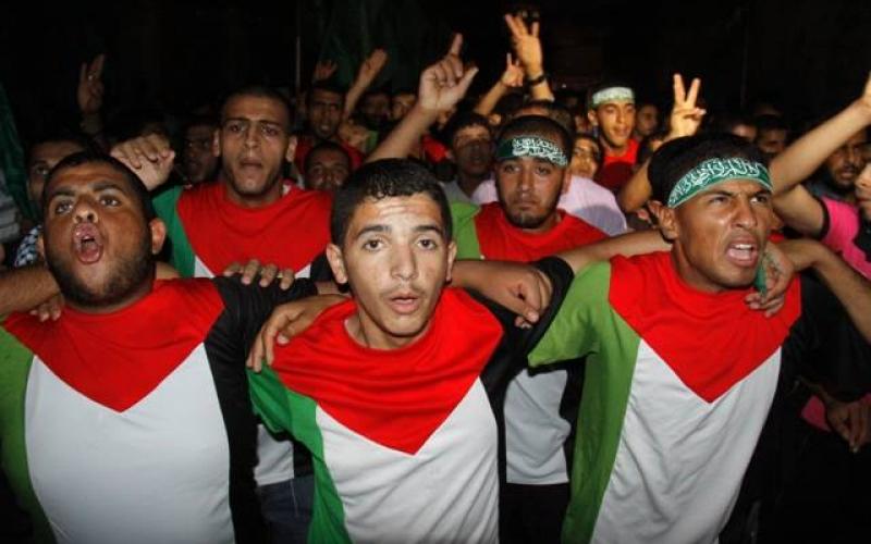 بالصور: مسيرة حاشدة نصرة للأسرى والمقاومة في رفح