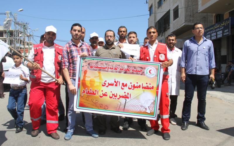 صور: الخدمة العامة تتضامن مع الأسرى