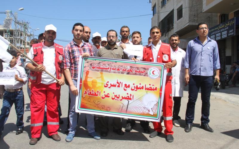 صور: الخدمة العامة تتضامن مع الأسرى