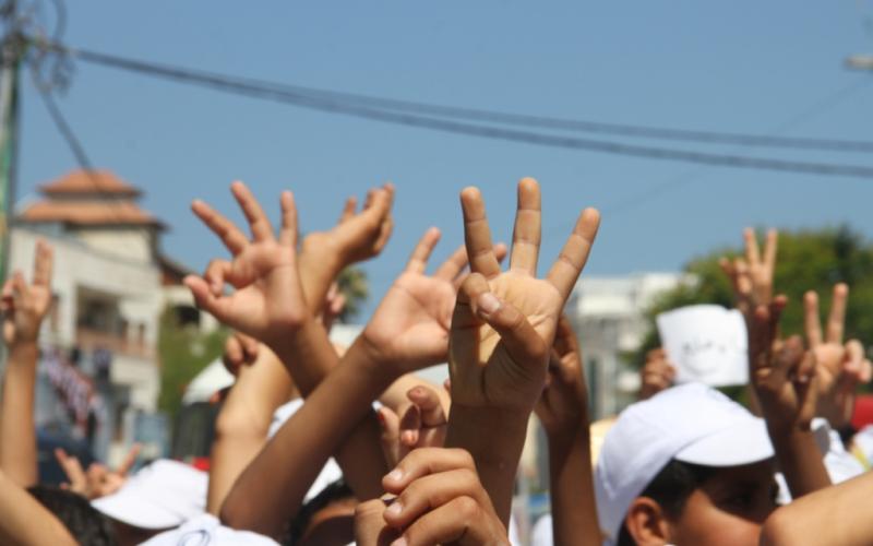 صور: وقفة تضامنية أمام الصليب الأحمر بغزة