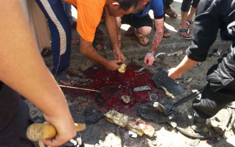 صور: قصف الاحتلال لسيارة غرب غزة
