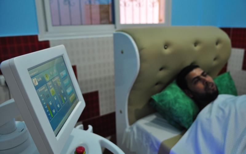 بالصور: جهاز تخسيس الوزن دون جراحة بغزة