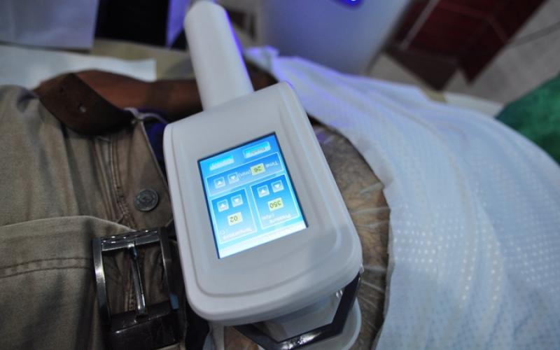 بالصور: جهاز تخسيس الوزن دون جراحة بغزة