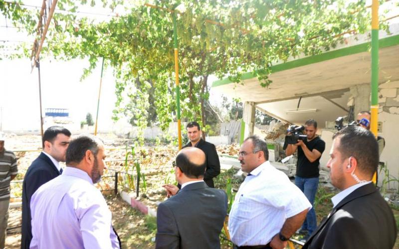 الحساينة يتفقد مجمع الورش الفنية بعد القصف