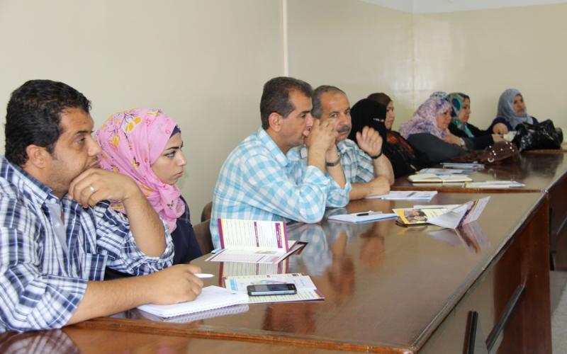 بالصور: بلدية رفح تناقش عنف الأطفال