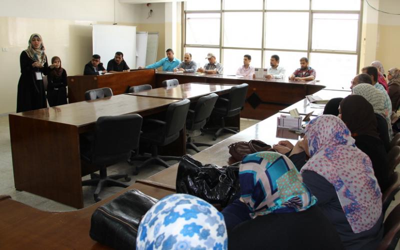 بالصور: بلدية رفح تناقش عنف الأطفال