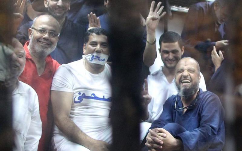 صور: جلسة محاكمة مرسي وقيادات الإخوان