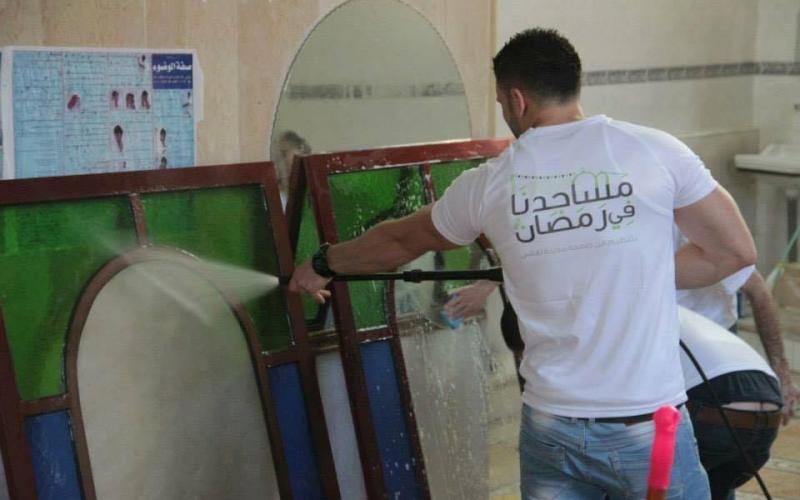 صور: تزيين مساجد نابلس قبل رمضان