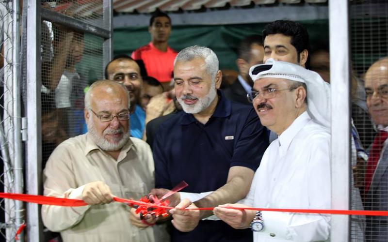 صور: هنية يفتتح ملعب "الصداقة" المعشب