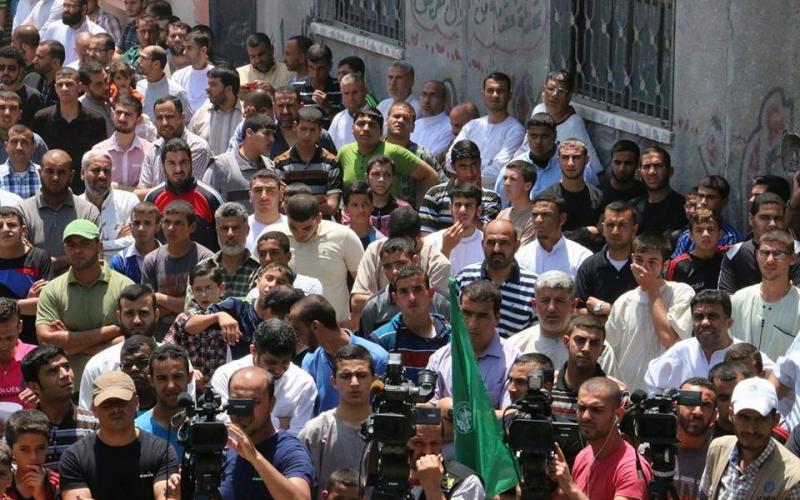 بالصور: مسيرة بجباليا تنديداً بتجاهل الحكومة لغزة