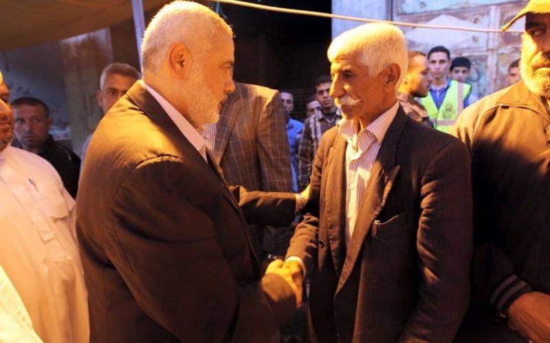 صور: هنية يعزي عائلة القسامي "الكتناني" بغزة