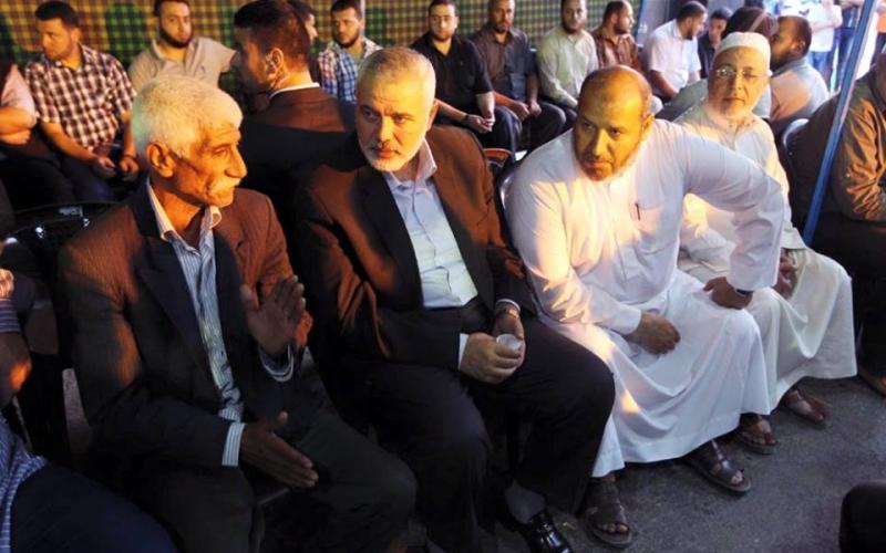 صور: هنية يعزي عائلة القسامي "الكتناني" بغزة