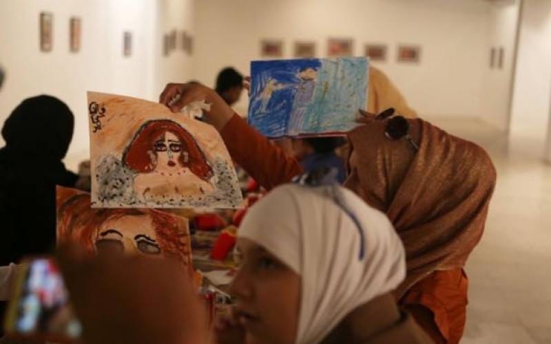 صور: مكفوفون يرسمون ببصيرتهم بالأردن