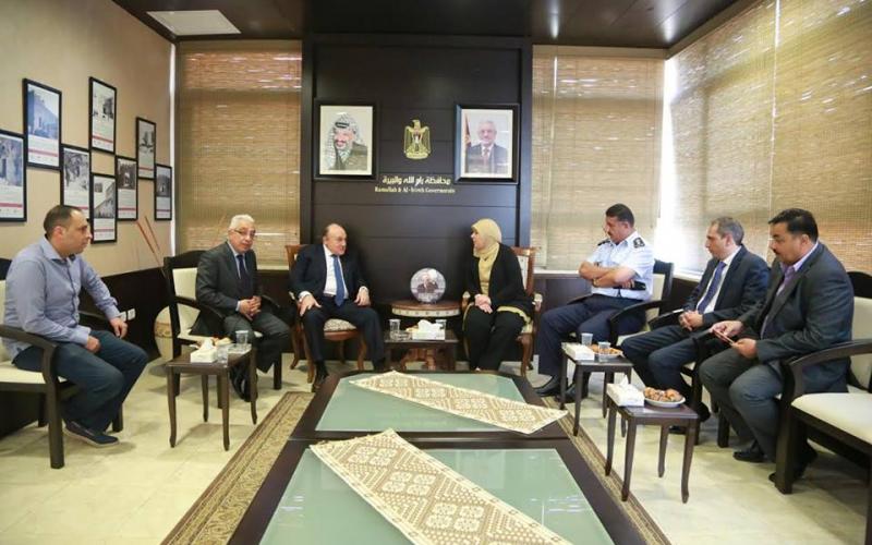 بالصور: حملة تشجيعية للضرائب برام الله