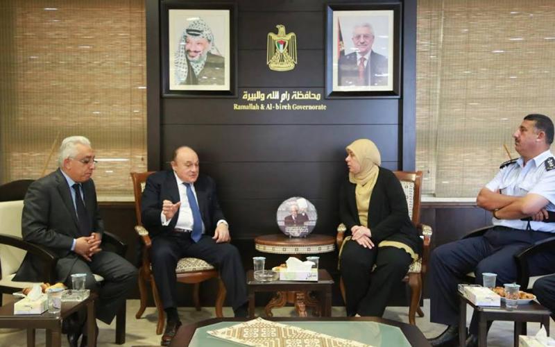 بالصور: حملة تشجيعية للضرائب برام الله