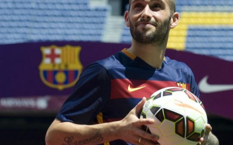 صور: برشلونة يقدم لاعبه الجديد للجماهير
