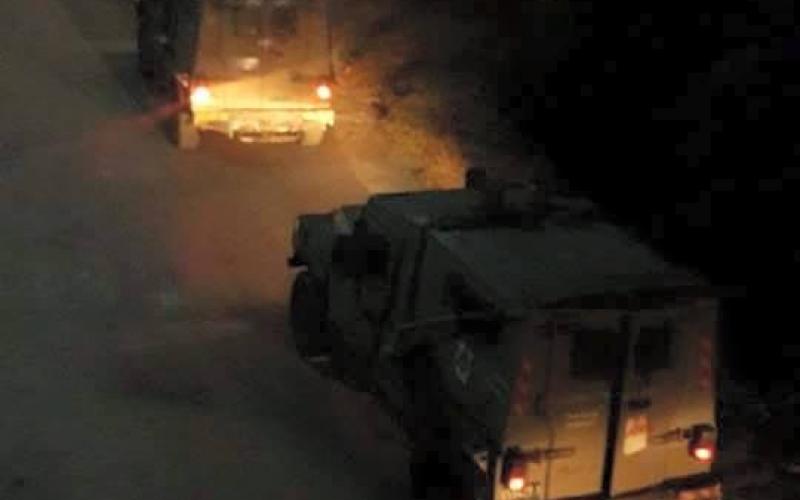 صور: الاحتلال يعتقل مواطن بالضفة