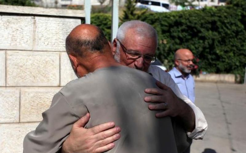 صور: الإفراج عن الدكتور عزيز دويك