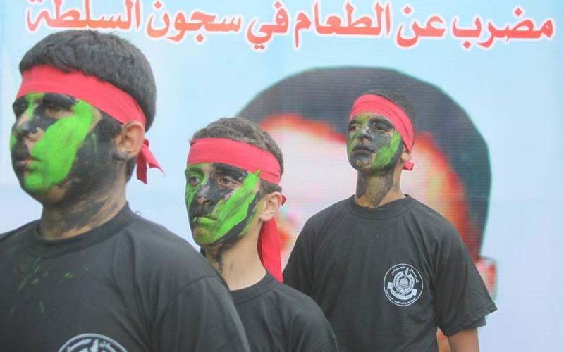 صور: مسير كشفي تضامنًا مع الأسرى بغزة