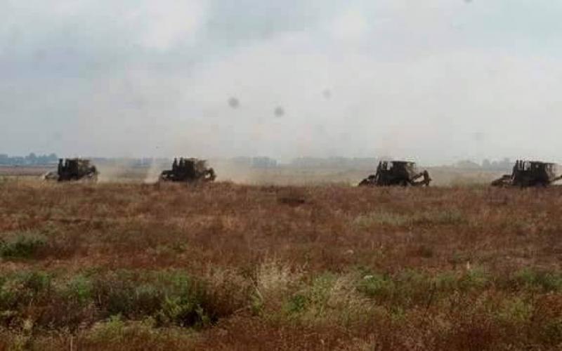 صور: توغل لجرافات إسرائيلية بخانيونس