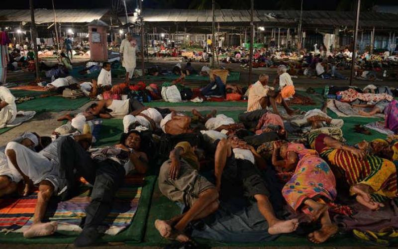 صور: بلع السمك حيا لعلاج الربو ومشاكل التنفس