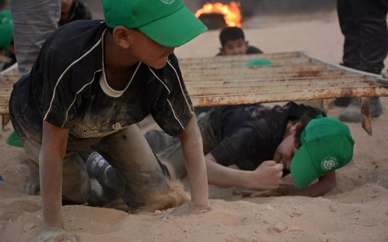 بالصور: "إسرائيل" قلقه من مخيمات حماس
