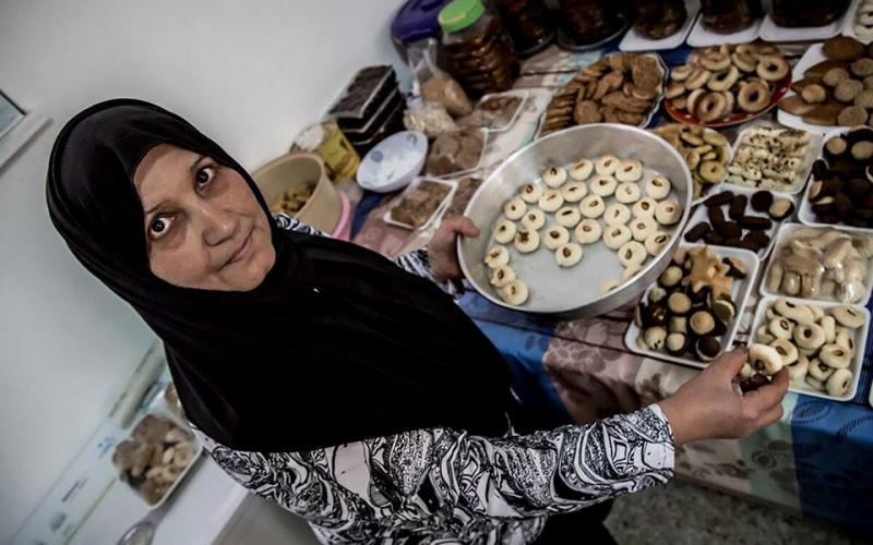 صور: الكعك يحمي سورية من السؤال بالأردن