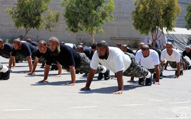 صور: حفل تخريج للأمن الوطني بغزة