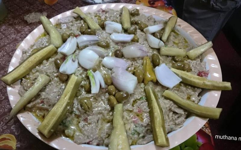صور: "فتة العجر" أكلة شعبية موسمية