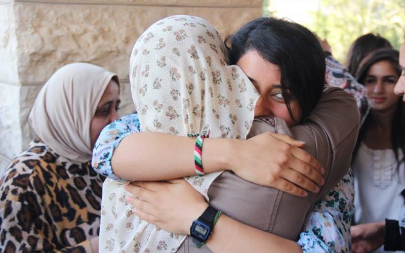 صور: "لينا خطاب" تتنسم عبير الحرية