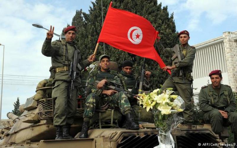 صور: عندما ينتصر سحر الورد على البندقية