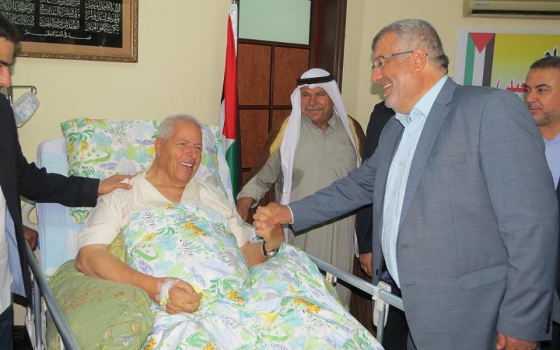 صور: هنية يزور رجل الأعمال الوادية فى بيته‎